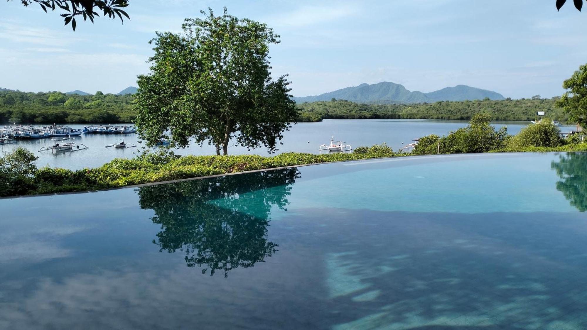 Naya Gawana Resort & Spa Banyuwedang Extérieur photo