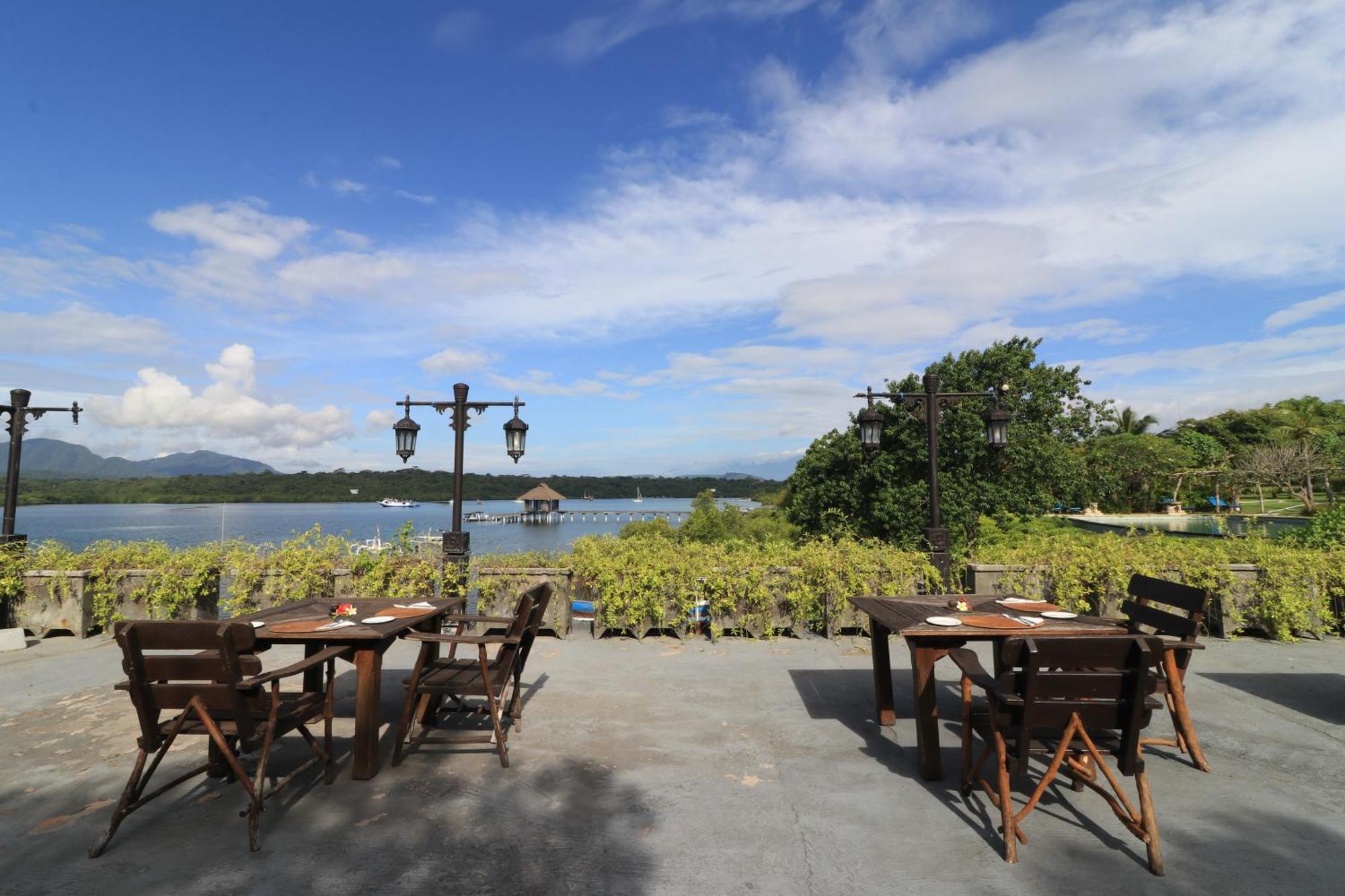 Naya Gawana Resort & Spa Banyuwedang Extérieur photo