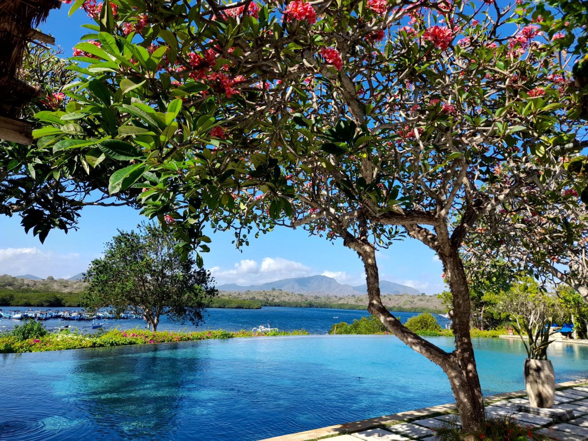 Naya Gawana Resort & Spa Banyuwedang Extérieur photo